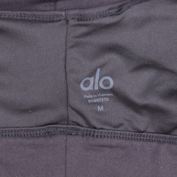 Alo Yoga United Long Sports Bra Womens Size M Black Athletic Activewear Top - Picture 2 of 3